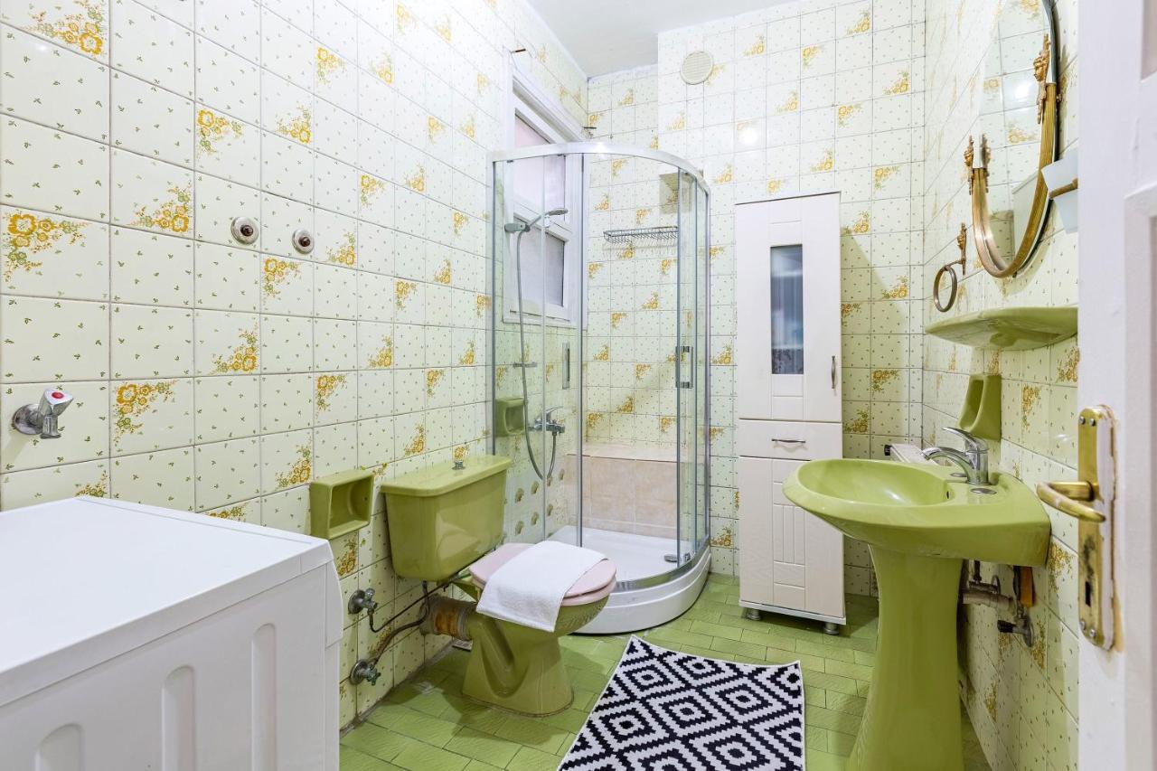 Charming Apartment Surrounded By Vibrant Attractions In Kadikoy Istanbul Eksteriør billede